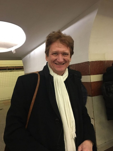 В метро